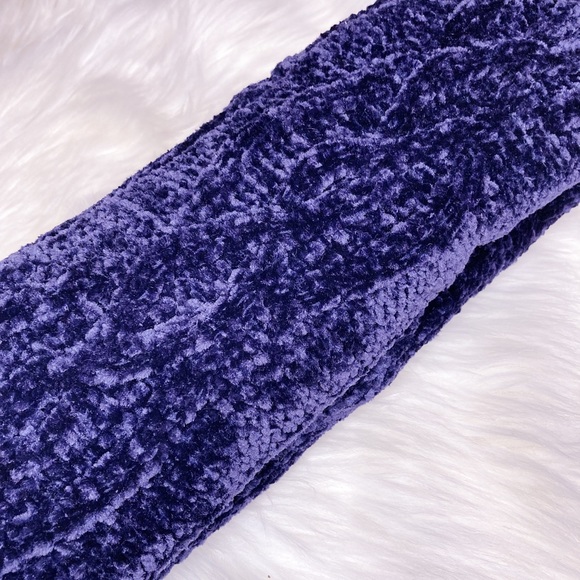 Jane and Bleecker Cable Knit Fuzzy Slipper Socks NWOT - Picture 5 of 7